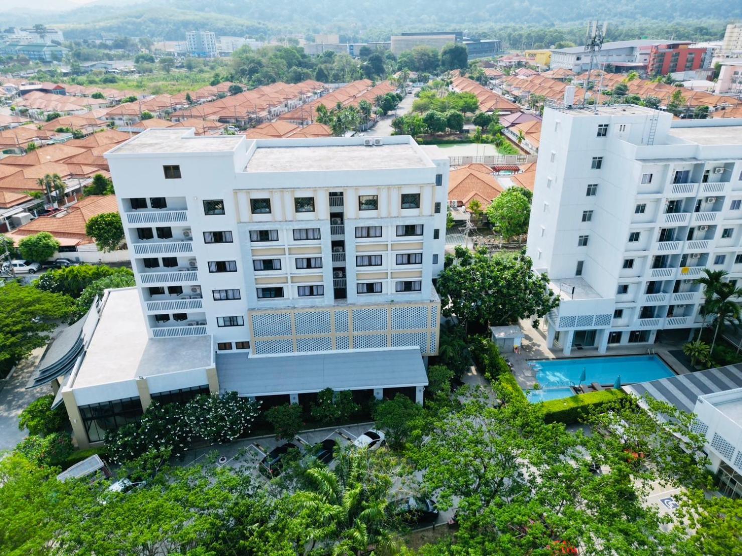 Recenta Suite Phuket Suanluang Екстериор снимка