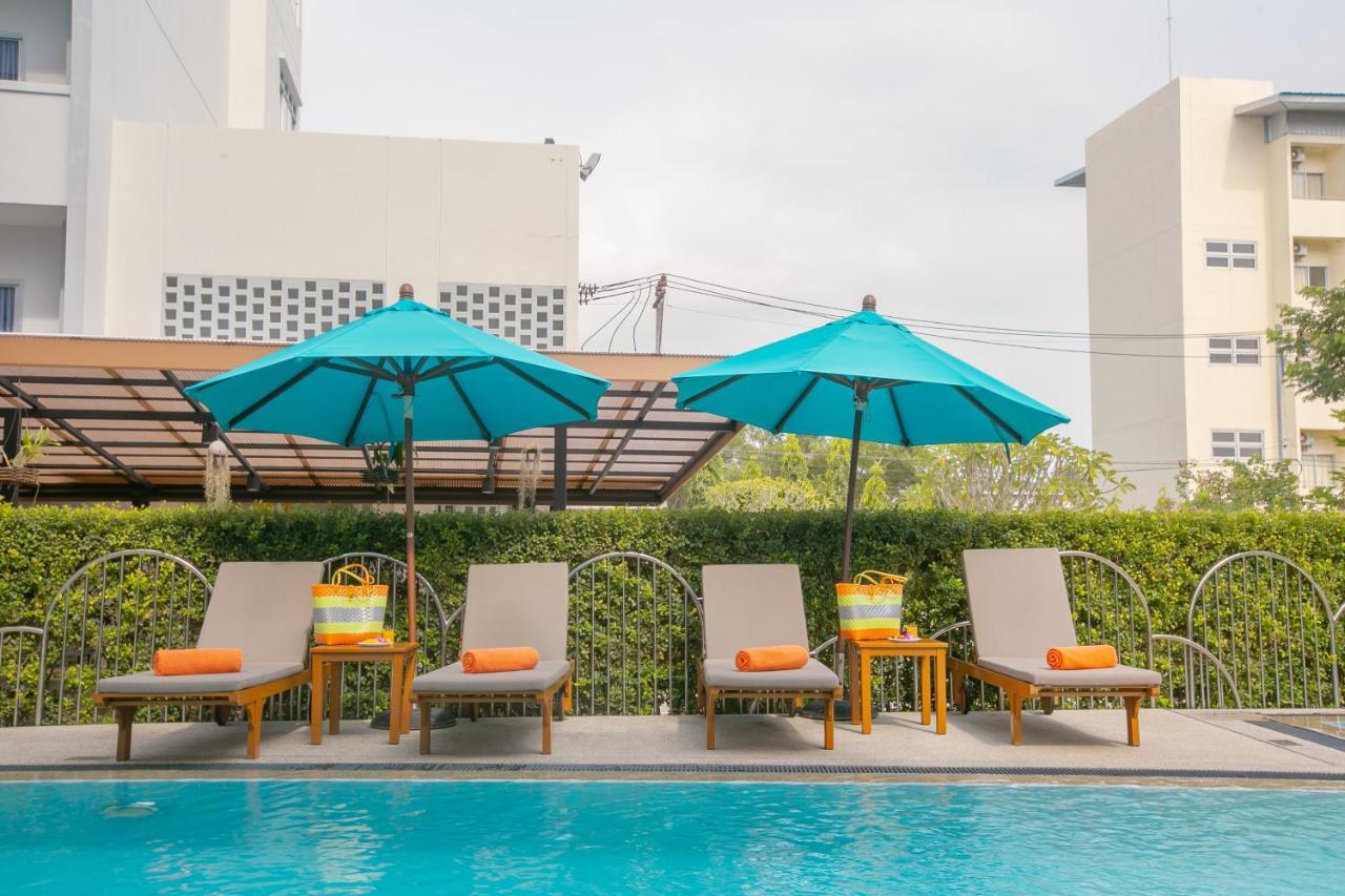 Recenta Suite Phuket Suanluang Екстериор снимка